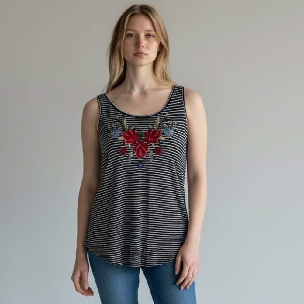 American Eagle tank top floral embroidered black white horizontal striped size s